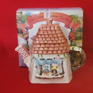 Vintage Heritage Mint Tiled Cottage Decorative Tea Pot 1991